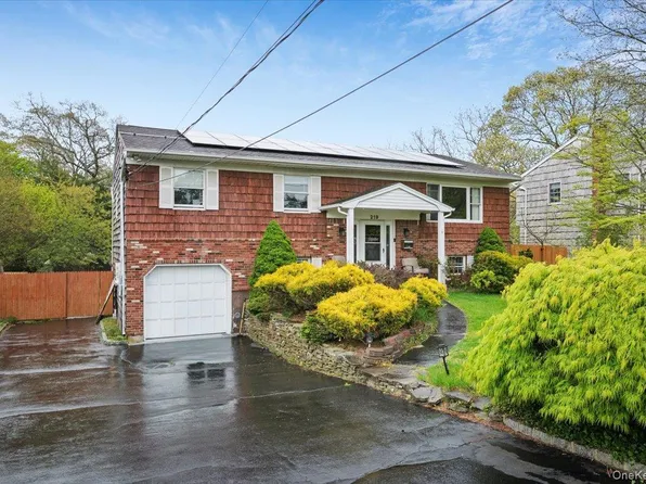 219 Kensington Avenue, Bayport, NY 11705
