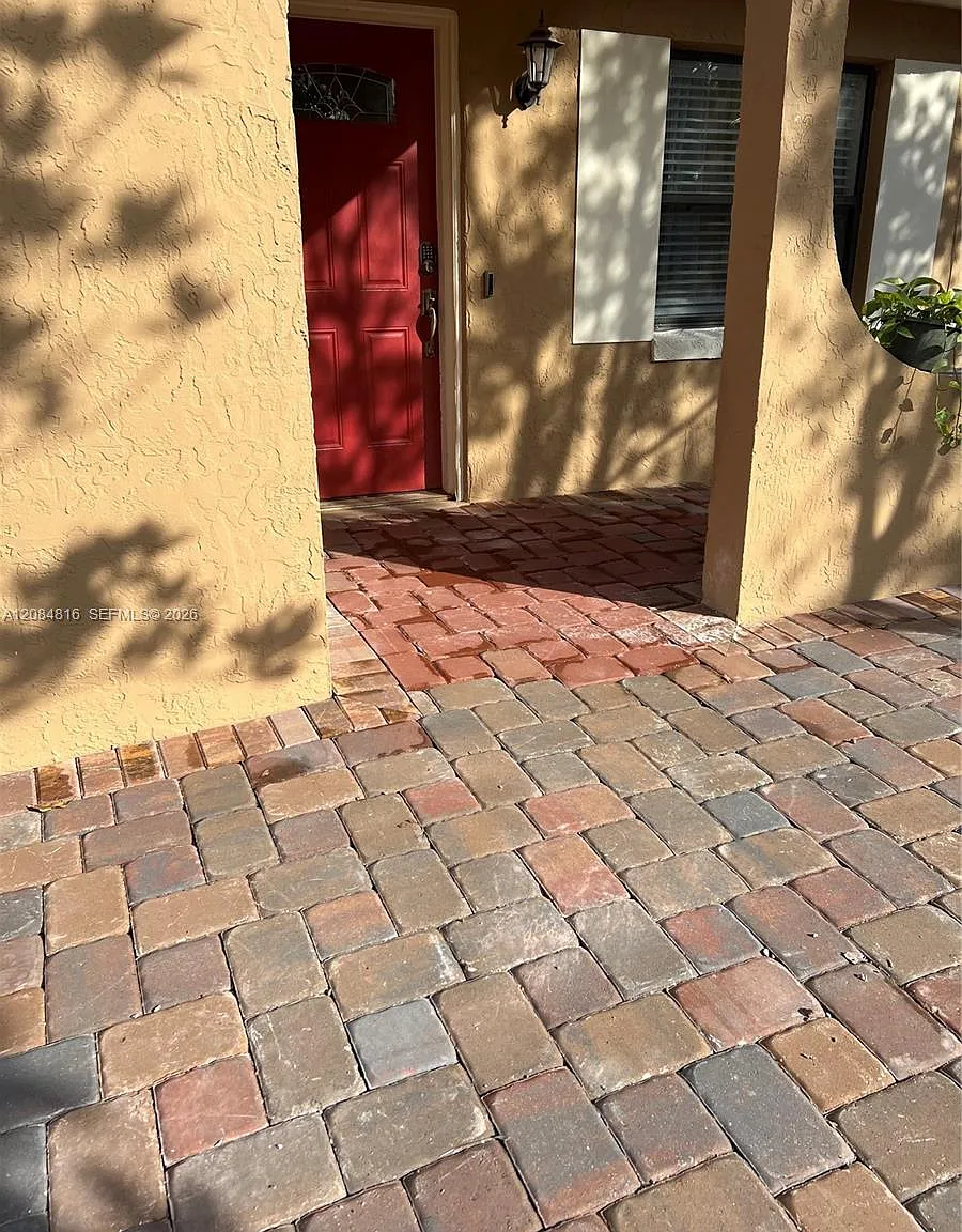 4 bed, 2.0 bath, $2,600 — Photo 1