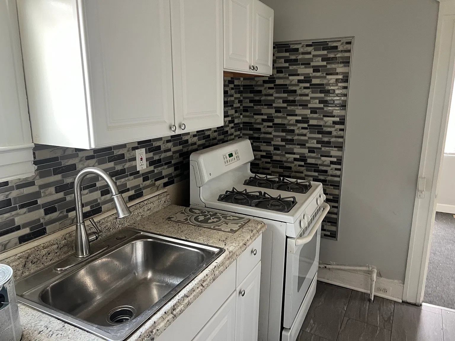 1 bed, 900 sqft, $1,250 — Photo 4