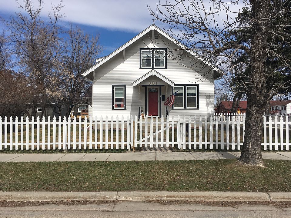 FRONT OF THE HOUSE