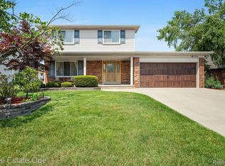18070 Brentwood Dr, Riverview, MI 48193