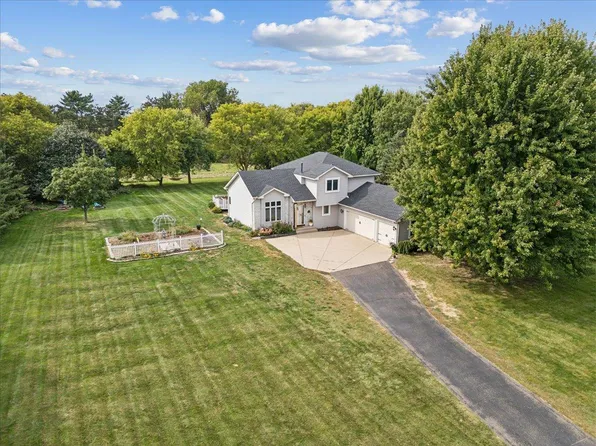 2818 Lisbon Ave N, Lake Elmo, MN 55042