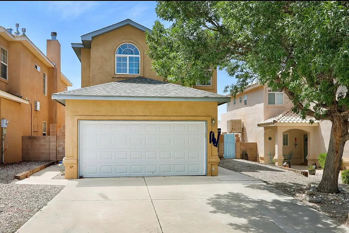 4 bed, 2.5 bath, 1911 sqft, $2,900 — Photo 1