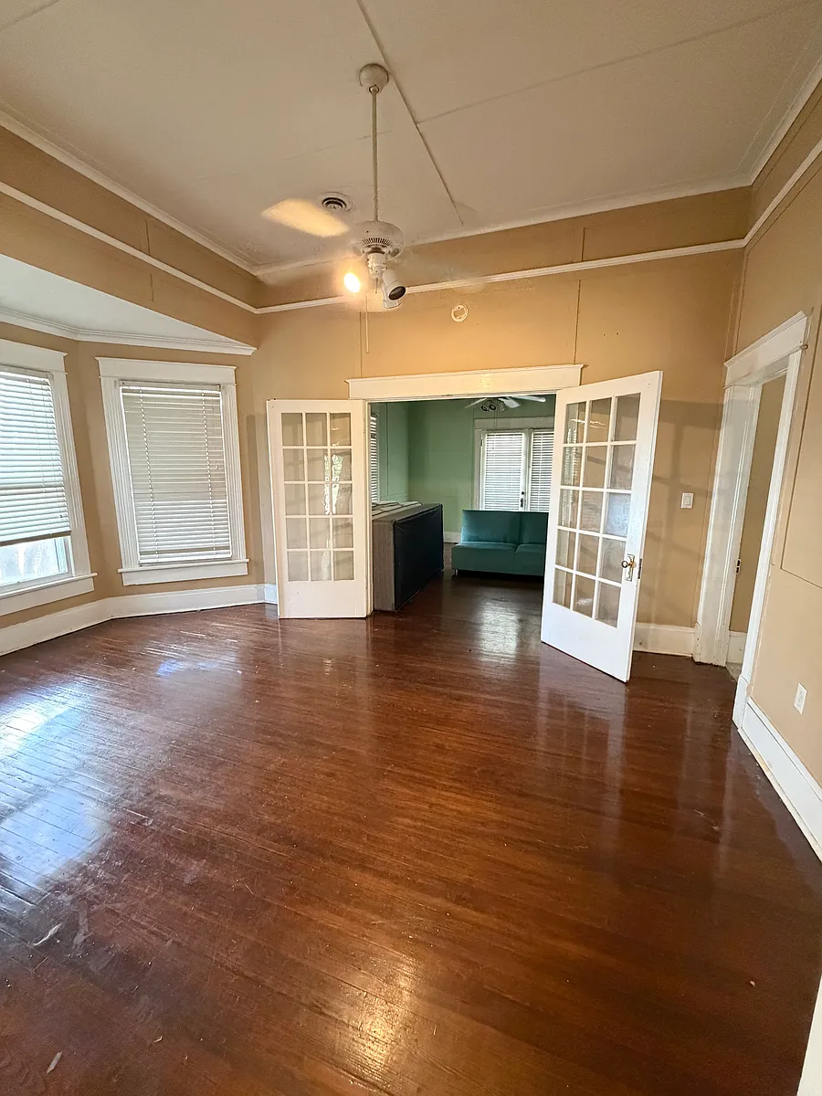 Building Photo - 303 Crayton St