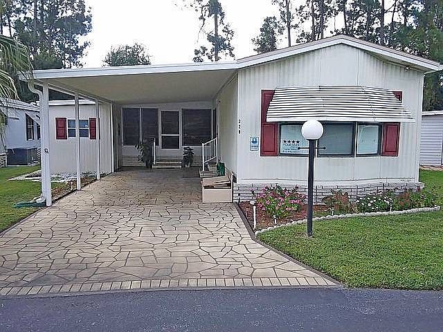 1st image of 220 Dixie Cir