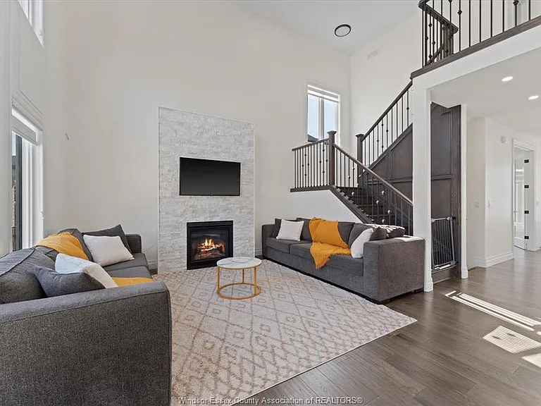 601 Holburn St — Photo 8