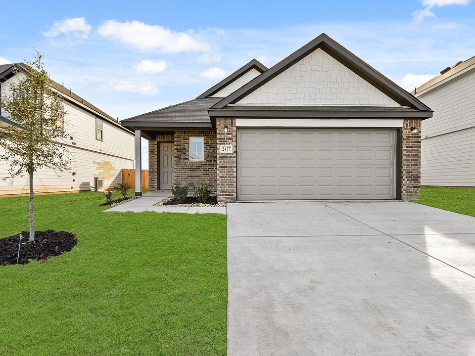 1st image of 2437 Dahlia Dr