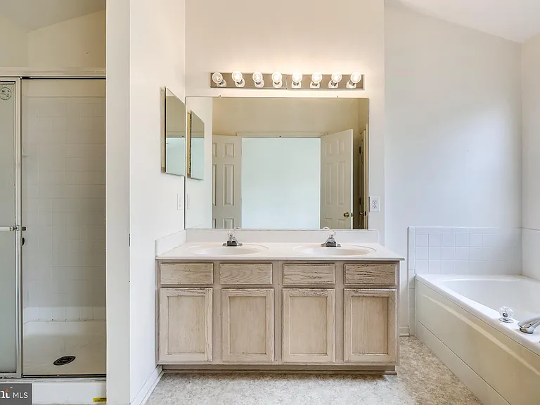 2702 Snowmill Ct — Photo 30