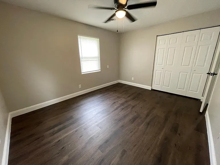 1054 Dalton Ln — Photo 17