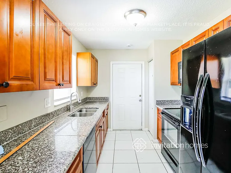 1672 W Breezy Ln — Photo 5