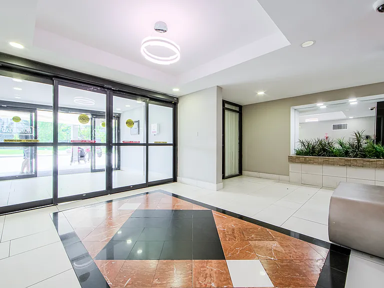 125 Parkway Forest Dr — Photo 13