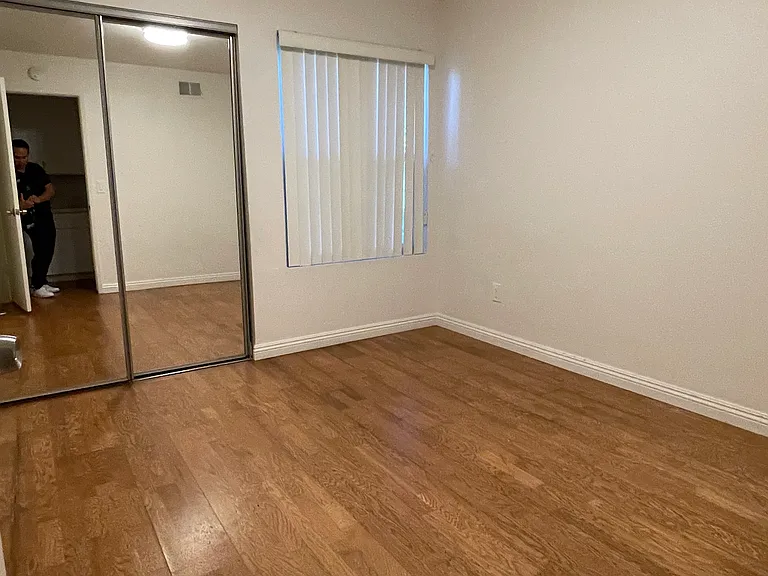 809 Beyer Way — Photo 9