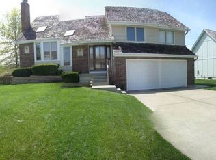 721 SE 11th St, Lees Summit, MO 64081