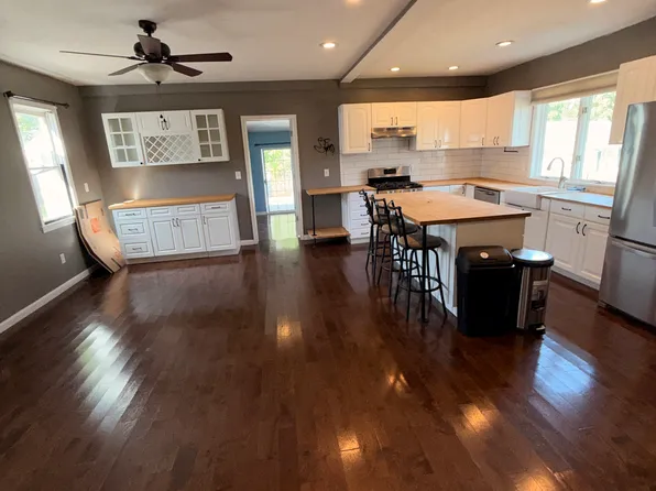 49 Pond St, South Weymouth, MA
