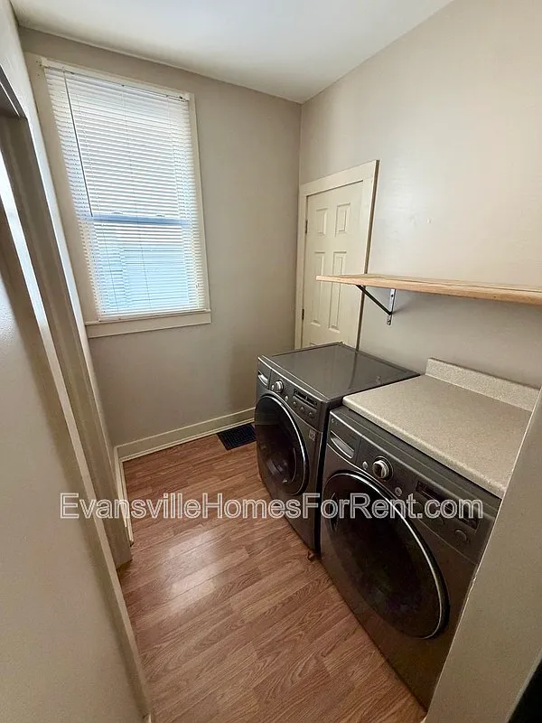 4 bed, 2.0 bath, $1,350 — Photo 4