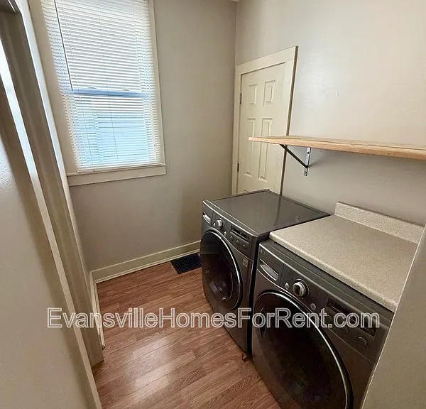 2502 W Delaware St — Photo 4