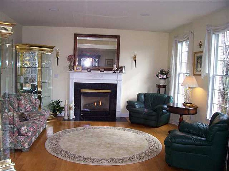 2nd image of 30 DUNCAN PHYFE Lane