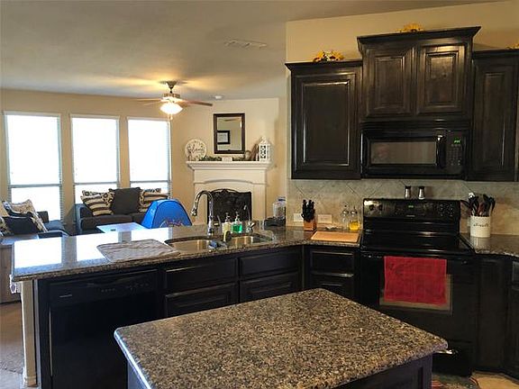 4th image of 1216 Scott Dr
