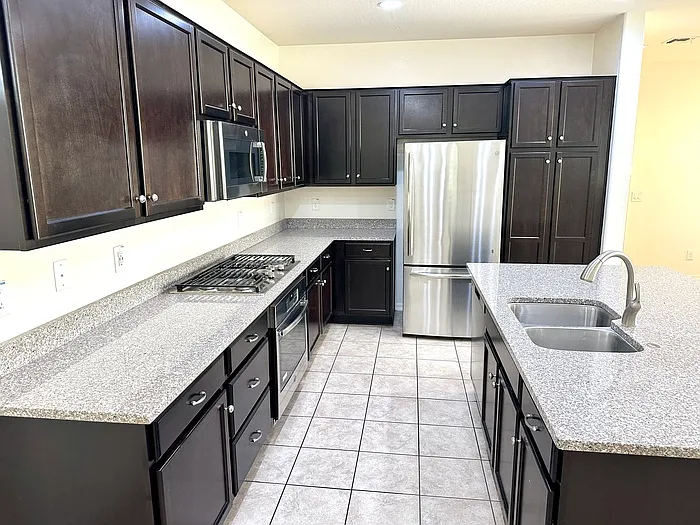 3833 E Robert St — Photo 10