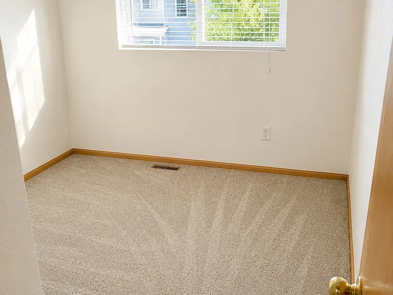 1818 Elk Springs St — Photo 7