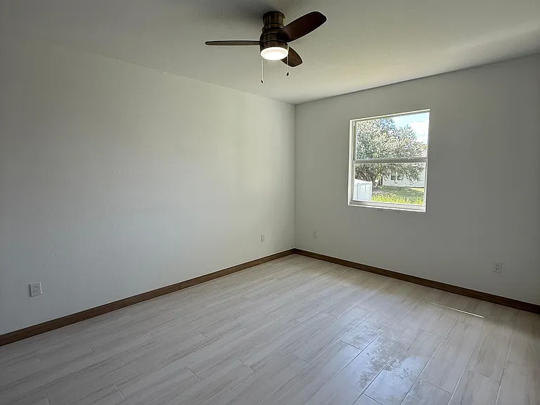 1313 Kacerik St — Photo 12