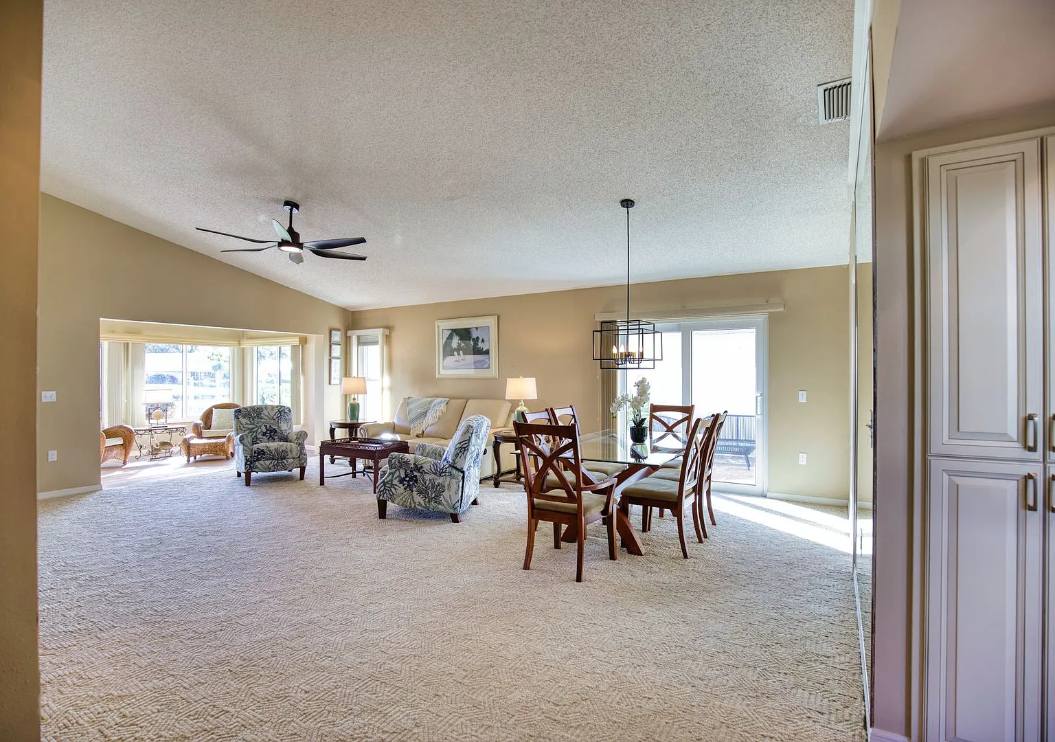 Seasonal Short-Term 2 Bedroom 2 Bathroom Villa located in Plantation! — Photo 3