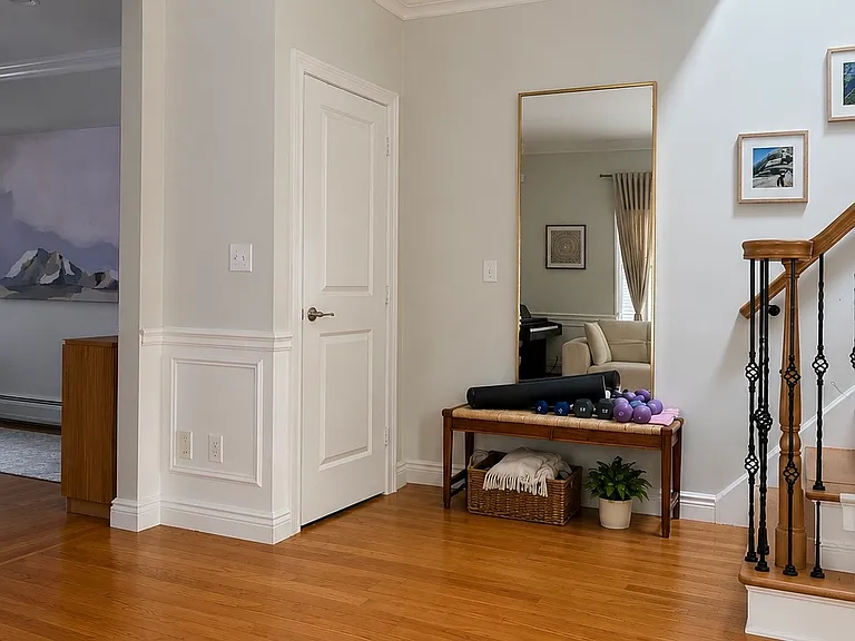 789 Inwood Ter #B — Photo 11