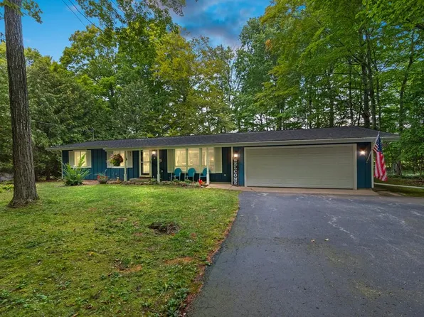 5064 Alpen Ln, Egg Harbor, WI 54209