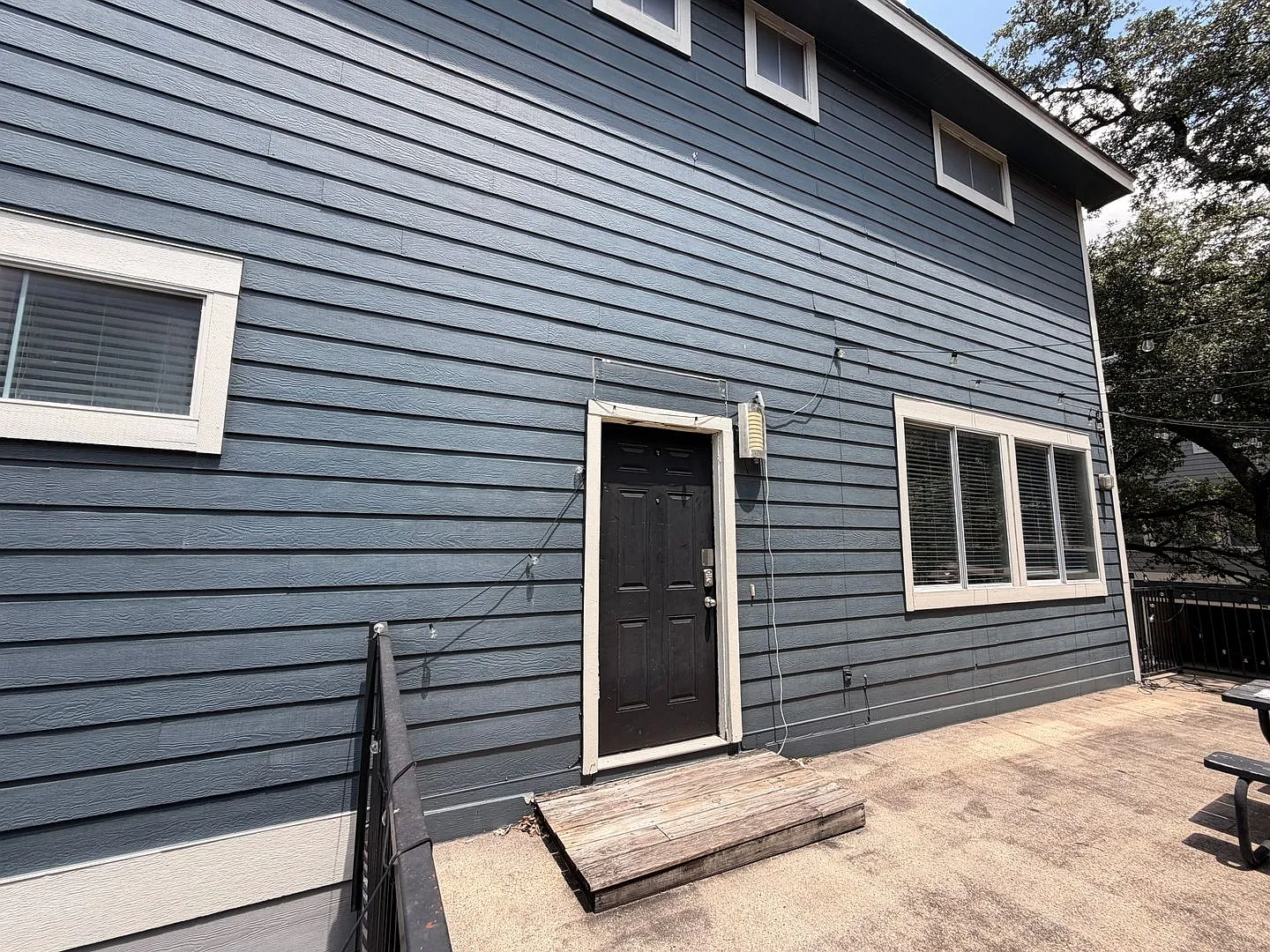 6bed/3bath with garage in North Campus — Photo 2