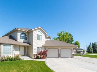 3102 Mount Rainier Ct, West Richland, WA 99353