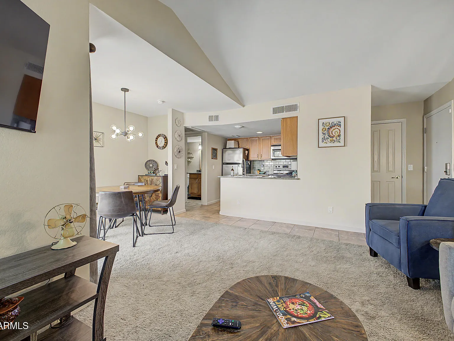 1 bed, 1.0 bath, 693 sqft, $1,100 — Photo 3