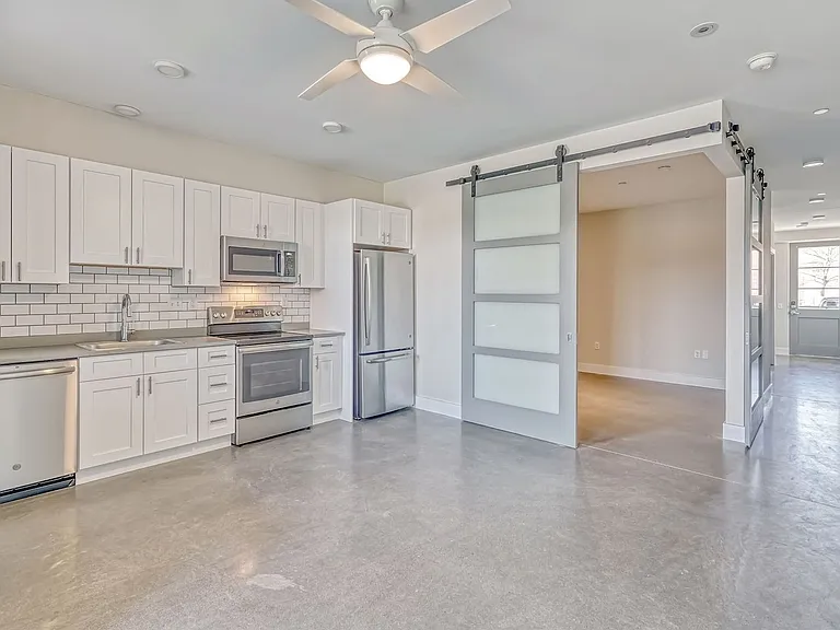 323 Taughannock Blvd — Photo 33