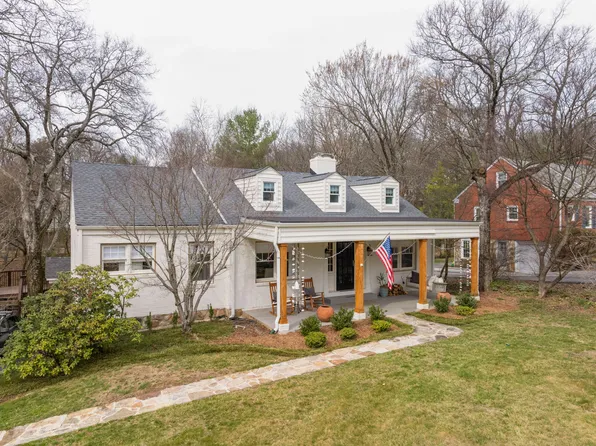 202 N Hermitage Ave, Lookout Mountain, TN 37350