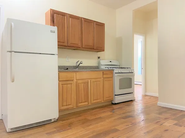 980 Dekalb Avenue image 1 of 7