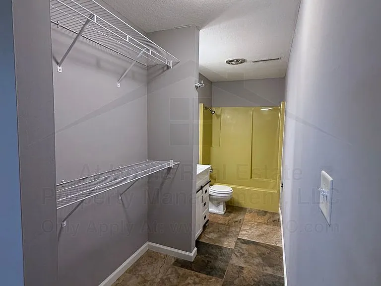 107 Spruce Dr — Photo 16