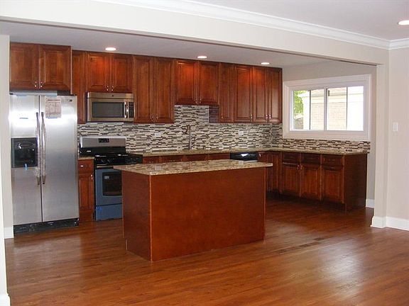 2nd image of 15955 Marion Dr