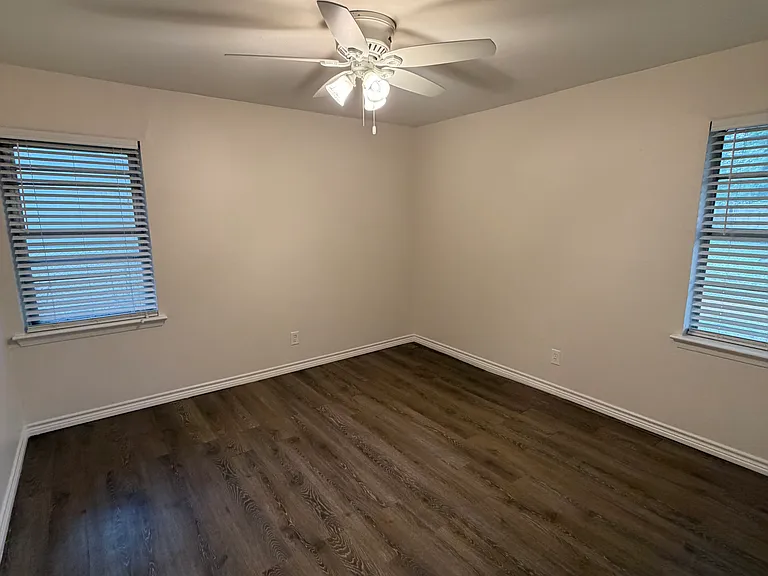 1213 Hampshire Ln #A — Photo 20