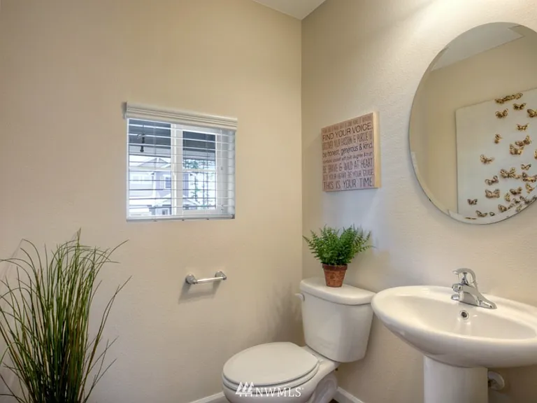 3434 Hera St NE — Photo 3
