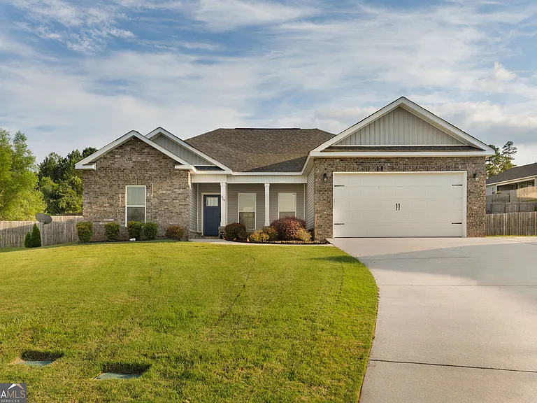 404 Ledford Way — Photo 1