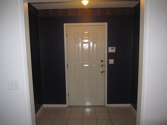 2nd image of 2405 Huckleberry Dr