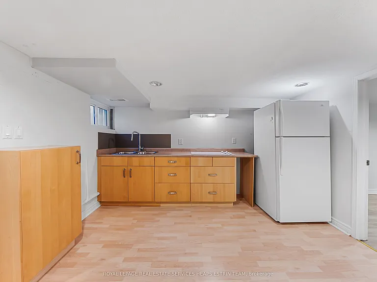624 Pape Ave — Photo 27