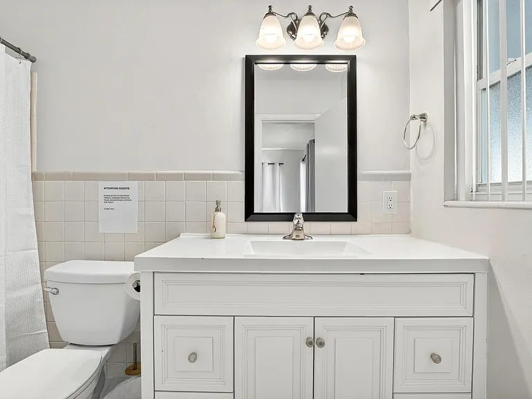 1761 NE 55th St #1 — Photo 31