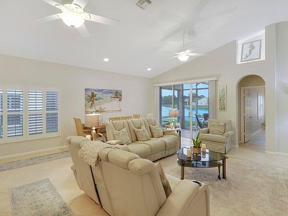 5th image of 319 NW Alana Avenue