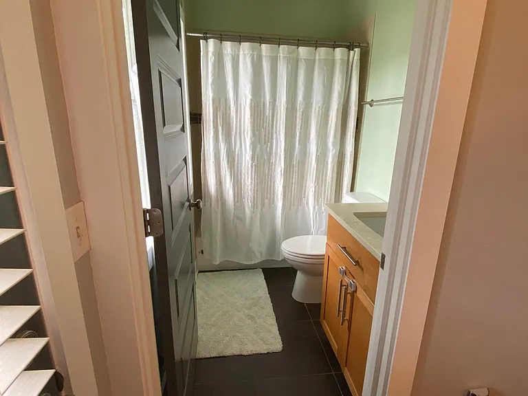 1418 Lillian St — Photo 10