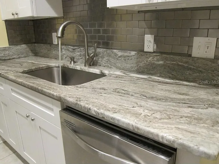 3925 W Bay View Ave — Photo 5
