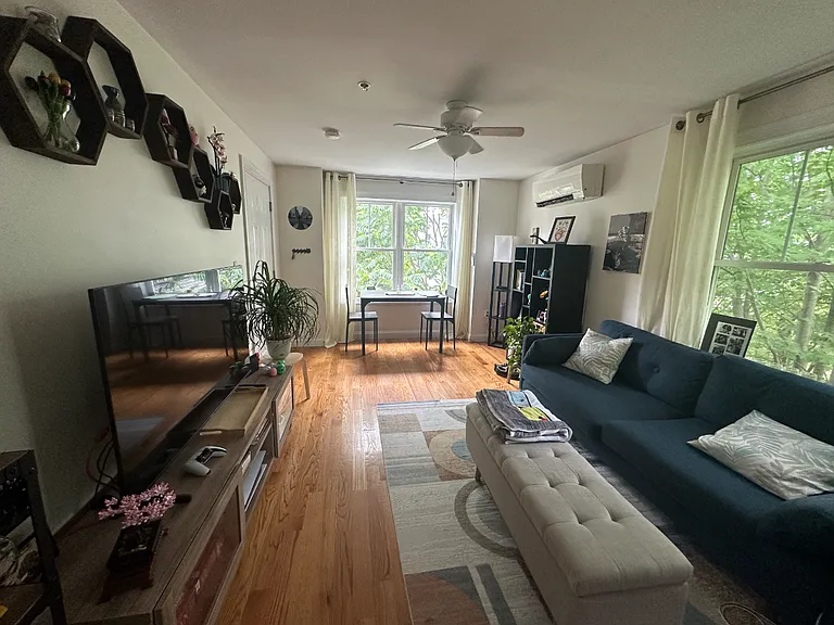 24 Beacon Pl — Photo 2