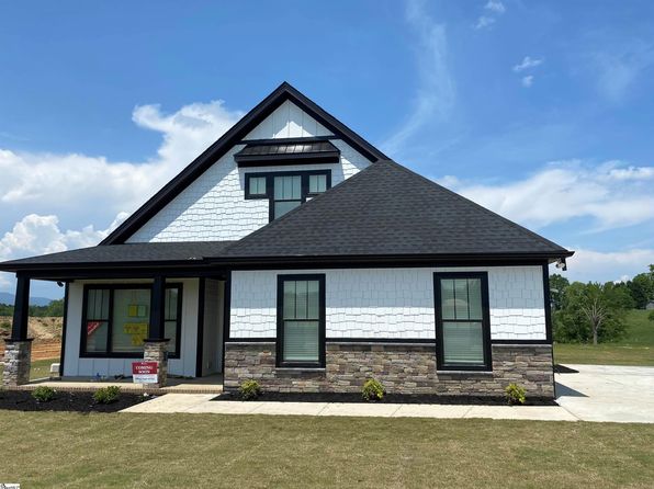 1181 Clearbrook Ln, Campobello, SC 29322