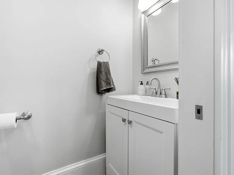144 Highland Ave #4 — Photo 10