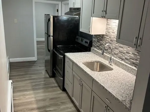 572 Essex St APT 4D, Lawrence, MA 01840