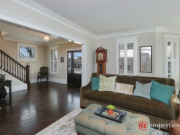 Foyer/Family Room